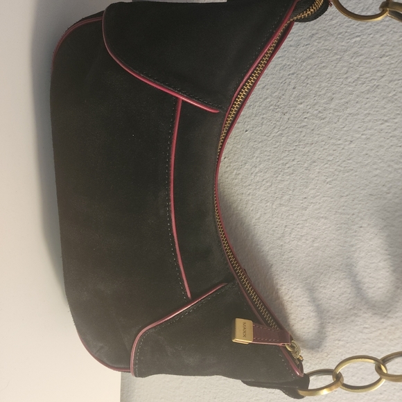 Maxx New York Small Retro Black with dark red trim leather shoulder bag. - Picture 8 of 13